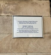 Ansicht Gedenktafel Neşet Ertaş - 2024 - Schöneberg