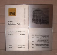 Ansicht Gedenktafel U-Bahnhof Potsdamer Platz - Mitte
