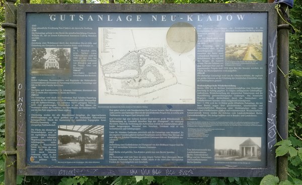 Ansicht Gedenktafel Gutshaus Neu-Kladow