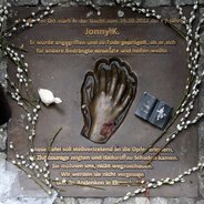 Ansicht Gedenktafel Jonny K. (Jonny Deipabba) - 2013 - Mitte