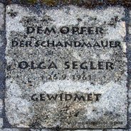 Ansicht Gedenktafel Olga Segler - Gesundbrunnen