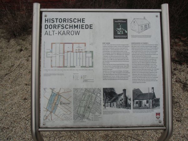 Ansicht Gedenktafel Historische Dorfschmiede Karow