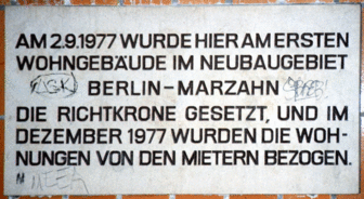 Ansicht Gedenktafel Sozialistischer Wohnungsbau - Marzahn