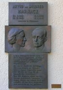 Ansicht Gedenktafel Arvid und Mildred Harnack - 1990 - Neukölln