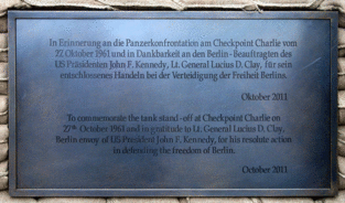 Ansicht Gedenktafel Panzerkonfrontation am Checkpoint Charlie&nbsp;&hellip; - 27.10.1961 - Kreuzberg