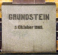 Ansicht Gedenktafel Grundstein (U-Bahnhof Hohenzollernplatz) - Wilmersdorf
