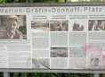 Ansicht Gedenktafel Marion-Gräfin Dönhoff-Platz